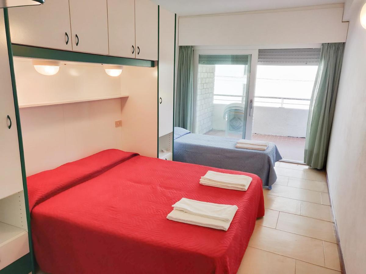 Hotel Ambra Lignano Sabbiadoro Exterior photo